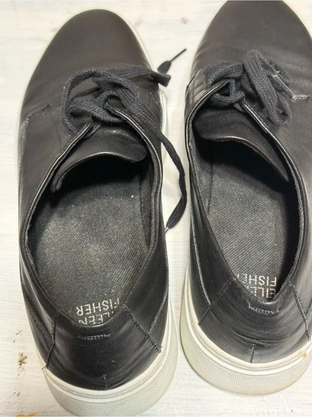 Pretty Eileen Fisher black sneakers size 7